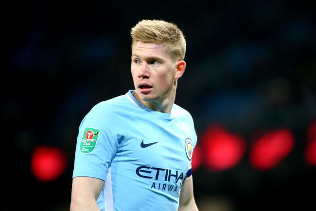 日媒：J2甲府风林45岁后卫山本英臣出轨球队死忠球迷妻子（日媒称：J2甲府风林45岁后卫山本英臣被指与球队铁粉之妻关系不当）