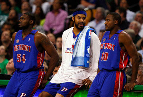 篮球篮网双核合砍70分，强势带队赢球（篮网双星轰下70分 助队强势取胜）