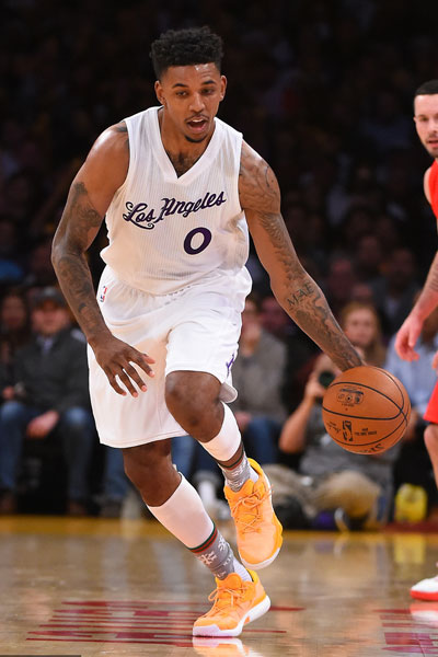 NBA：勇士末节发力 击败雷霆止住颓势（NBA：勇士末节爆发 擒雷霆止颓）