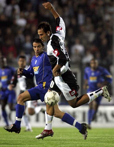 篮球赛场上的传奇时刻：卢卡·东契奇的精彩首节表现（篮坛传奇瞬间：卢卡·东契奇首节惊艳发挥）