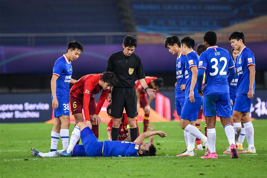 足球曝足坛巨星可能无缘世界杯，伤病加重（曝足坛巨星伤势恶化，恐无缘世界杯）