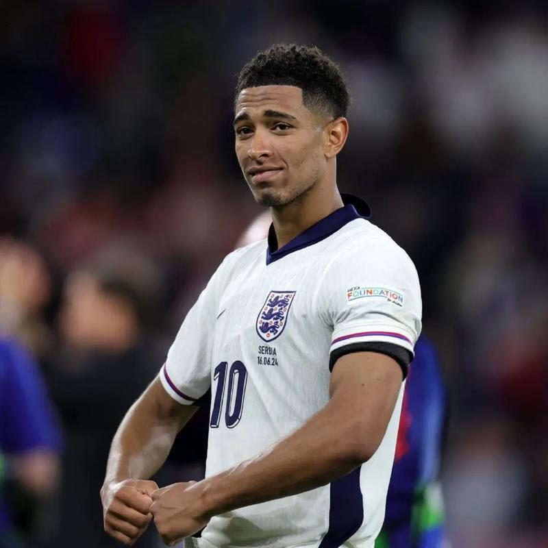 阿莫林：多尔古需要提升决策能力，会在必要的时候派梅努上场（阿莫林：多尔古仍需提升决断力，必要时将启用梅努）