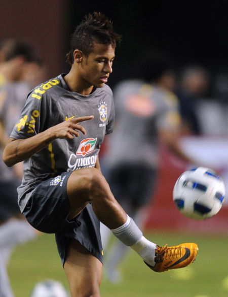 太阳报：B费的曼联生涯或接近尾声，球队正酝酿中场大换血（太阳报：曼联或迎中场大清洗，B费生涯进入倒计时）