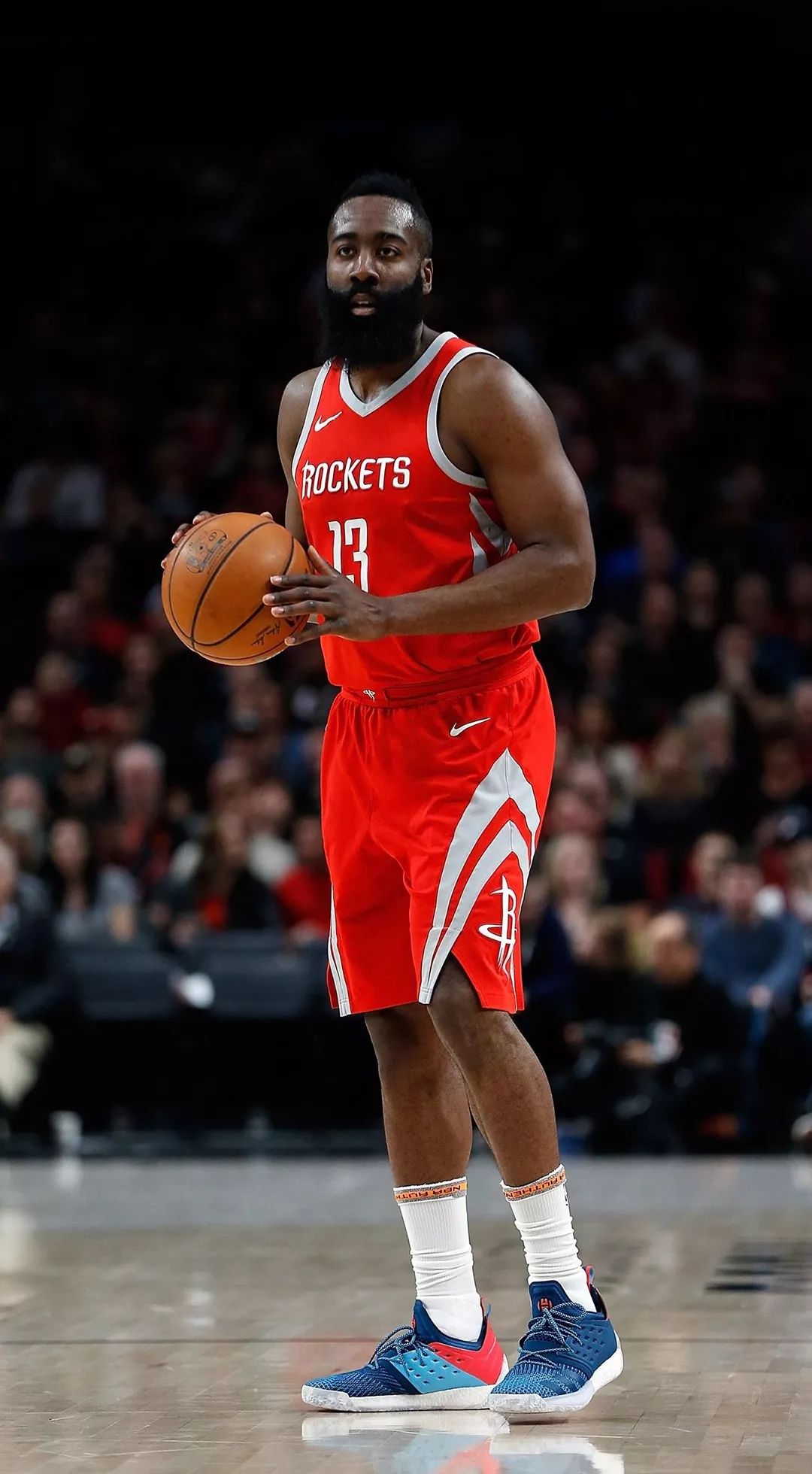 萨拉赫落选！利物浦仅19人出征欧冠 纯血边锋只剩1人（萨拉赫未入选！利物浦欧冠仅19人随队 纯血边锋仅余一人）