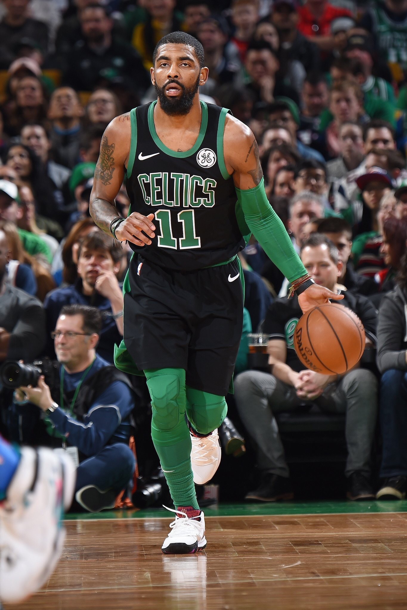 绿茵传承，足球主题文化展“十五运”站在广东美术馆开幕（绿茵传承：“十五运”站足球主题文化展在广东美术馆启幕）