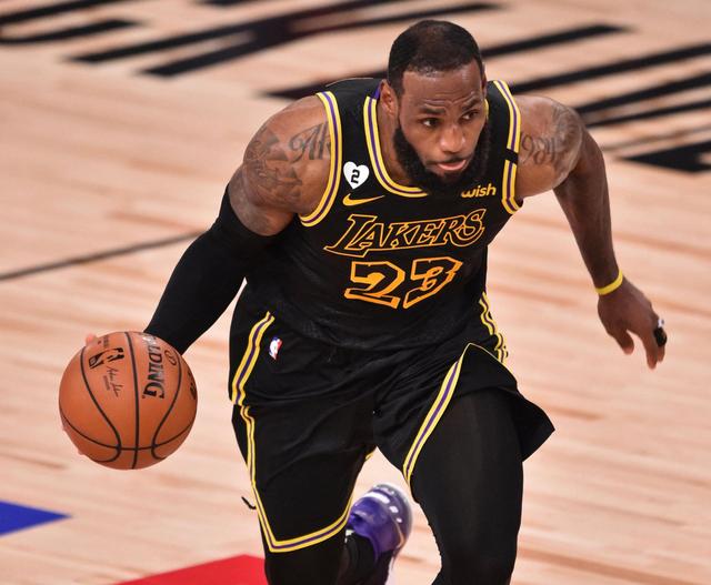 NBA：湖人惨遭大逆转 詹姆斯无力回天（NBA：湖人被翻盘，詹姆斯难挽败局）