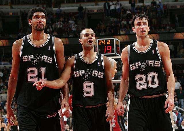 足球报：亚泰本赛季主要问题是资金不足，开局赛程也埋下伏笔（足球报：亚泰本季受困资金紧张，艰难开局赛程埋下隐患）