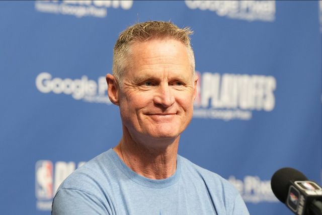 爱德华兹关键时刻3分+抢断+盖帽制胜，力助森林狼击败雷霆（爱德华兹末节发威：三分+抢断+封盖定胜，森林狼击败雷霆）