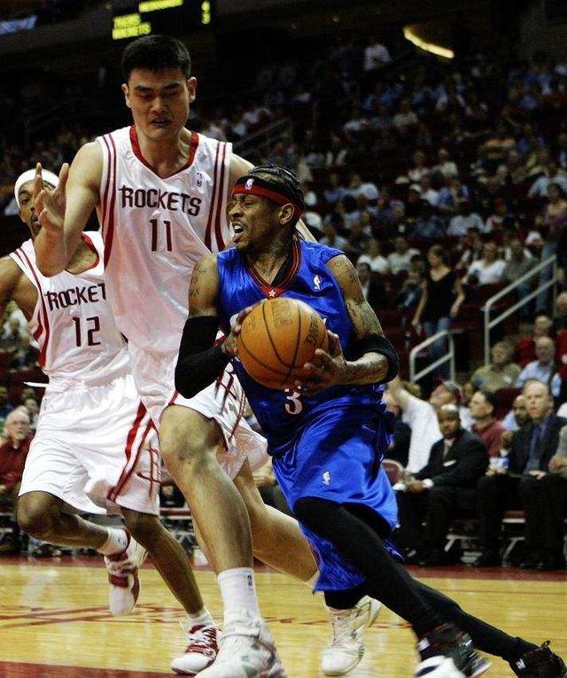 上任后首次露面，国足新帅邵佳一现场观战中国U22vs越南U22（履新后首次亮相，国足新帅邵佳一现场观战中国U22对阵越南U22）