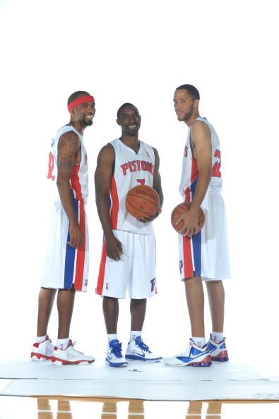 杰伦·约翰逊近5场表现惊艳，场均30+数据引领球队崛起（杰伦·约翰逊近五战火力全开，场均30+强势带队崛起）