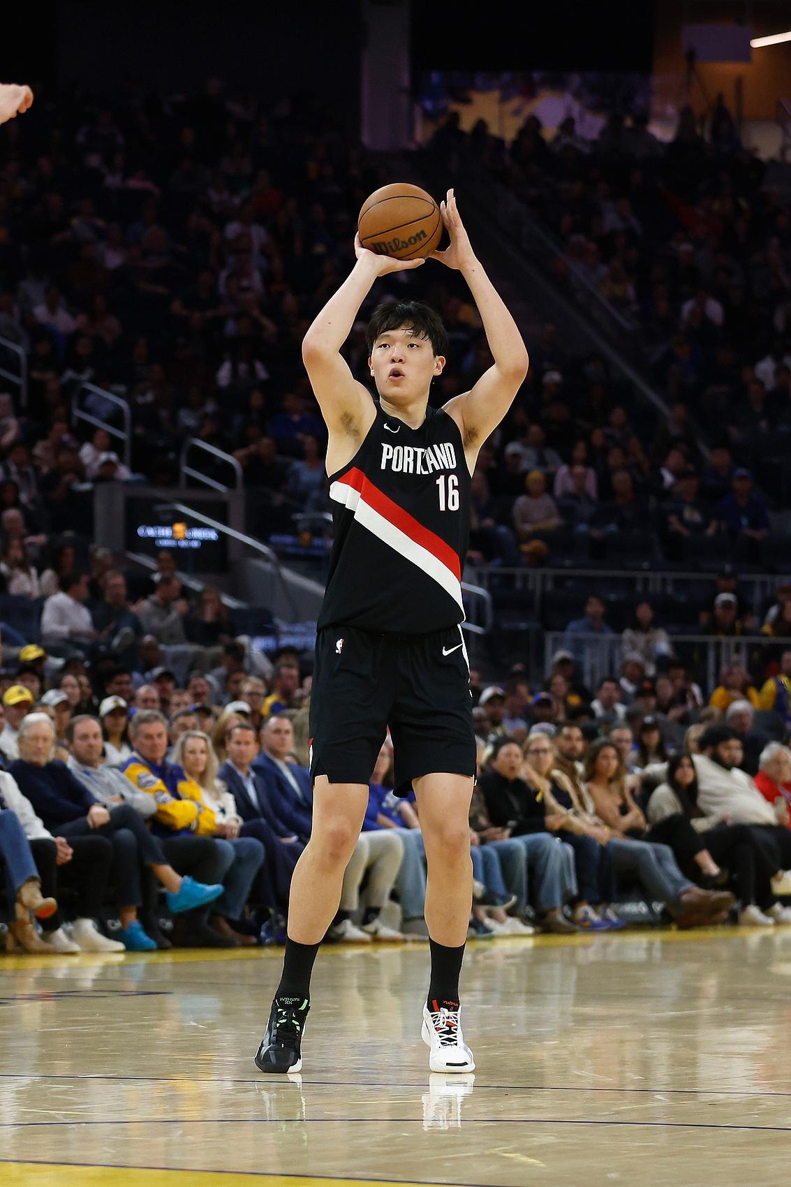 篮球火箭球员三分准度下滑引担忧（火箭队球员三分命中率下滑引发担忧）