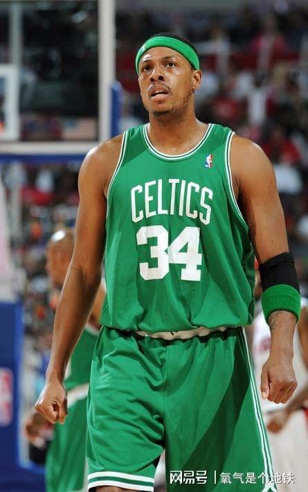 意甲半场：穆哈雷莫维奇传射，萨索洛暂2-1佛罗伦萨（意甲半场：穆哈雷莫维奇一传一射，萨索洛暂以2-1领先佛罗伦萨）